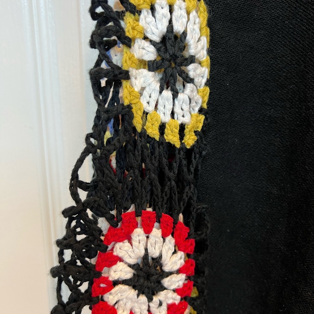 Umgee Black sweater/Colorful Crochet granny square Sleeves - Picture 4 of 10